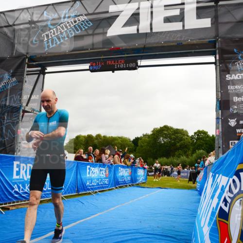 30.08.2026 - Elbe Triathlon Hamburg LAZAROV Photography http://msf.ph/oto/10079974 30.08.2026 11:01:09 Ziel 261, 264, 391, 987 meine-sportfotos.de