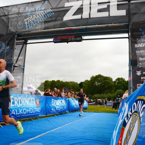 30.08.2026 - Elbe Triathlon Hamburg LAZAROV Photography http://msf.ph/oto/10079979 30.08.2026 11:01:15 Ziel 261, 391 meine-sportfotos.de