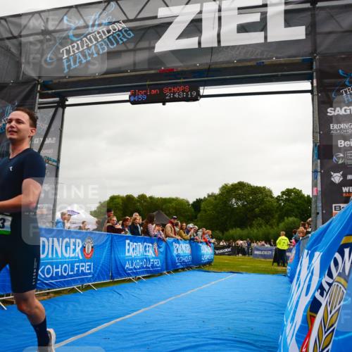 30.08.2026 - Elbe Triathlon Hamburg LAZAROV Photography http://msf.ph/oto/10080056 30.08.2026 11:03:23 Ziel 563 meine-sportfotos.de