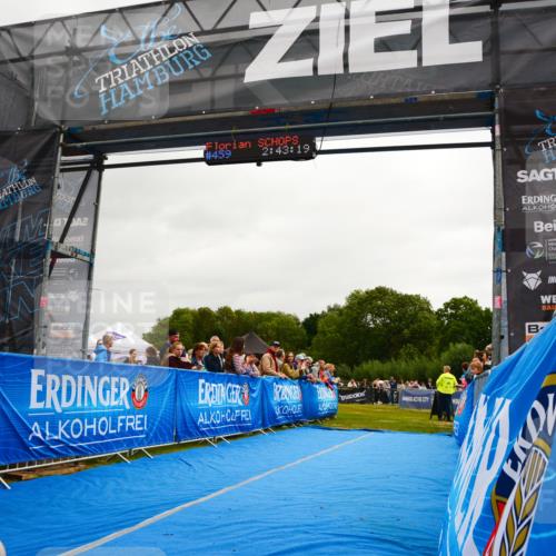 30.08.2026 - Elbe Triathlon Hamburg LAZAROV Photography http://msf.ph/oto/10080057 30.08.2026 11:03:23 Ziel 563 meine-sportfotos.de