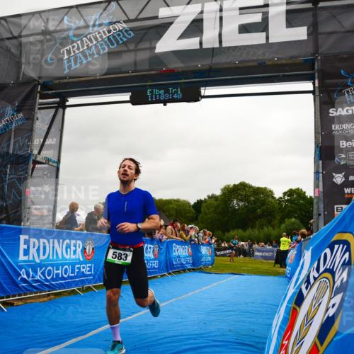 30.08.2026 - Elbe Triathlon Hamburg LAZAROV Photography http://msf.ph/oto/10080060 30.08.2026 11:03:41 Ziel 583 meine-sportfotos.de