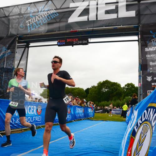 30.08.2026 - Elbe Triathlon Hamburg LAZAROV Photography http://msf.ph/oto/10080095 30.08.2026 11:04:08 Ziel 449, 658, 1897 meine-sportfotos.de