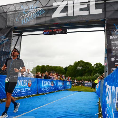 30.08.2026 - Elbe Triathlon Hamburg LAZAROV Photography http://msf.ph/oto/10080103 30.08.2026 11:04:18 Ziel 976 meine-sportfotos.de