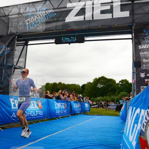 30.08.2026 - Elbe Triathlon Hamburg LAZAROV Photography http://msf.ph/oto/10080121 30.08.2026 11:05:08 Ziel 554, 656 meine-sportfotos.de