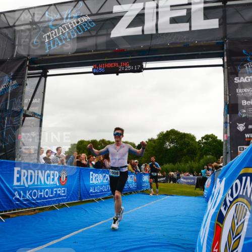 30.08.2026 - Elbe Triathlon Hamburg LAZAROV Photography http://msf.ph/oto/10080132 30.08.2026 11:05:17 Ziel 656, 698, 1008 meine-sportfotos.de