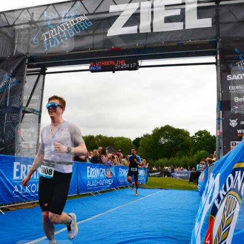 30.08.2026 - Elbe Triathlon Hamburg LAZAROV Photography http://msf.ph/oto/10080136 30.08.2026 11:05:17 Ziel 656, 698, 1008 meine-sportfotos.de