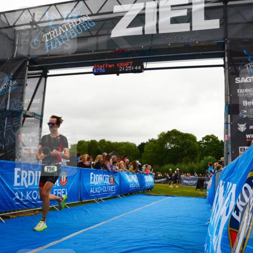 30.08.2026 - Elbe Triathlon Hamburg LAZAROV Photography http://msf.ph/oto/10080144 30.08.2026 11:05:43 Ziel 747, 756 meine-sportfotos.de