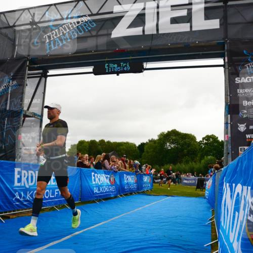 30.08.2026 - Elbe Triathlon Hamburg LAZAROV Photography http://msf.ph/oto/10080150 30.08.2026 11:05:50 Ziel 414, 431, 747 meine-sportfotos.de
