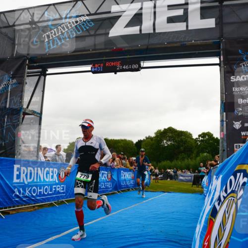 30.08.2026 - Elbe Triathlon Hamburg LAZAROV Photography http://msf.ph/oto/10080168 30.08.2026 11:06:03 Ziel 671, 779 meine-sportfotos.de