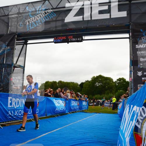 30.08.2026 - Elbe Triathlon Hamburg LAZAROV Photography http://msf.ph/oto/10080211 30.08.2026 11:06:52 Ziel 289 meine-sportfotos.de