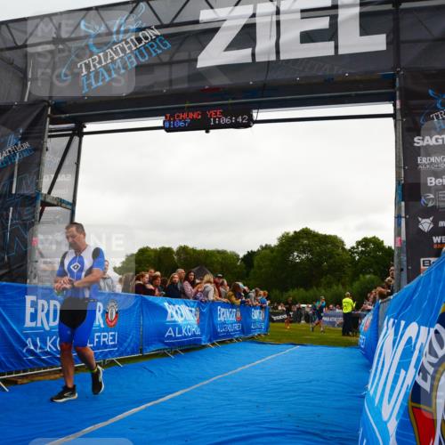 30.08.2026 - Elbe Triathlon Hamburg LAZAROV Photography http://msf.ph/oto/10080212 30.08.2026 11:06:52 Ziel 289 meine-sportfotos.de