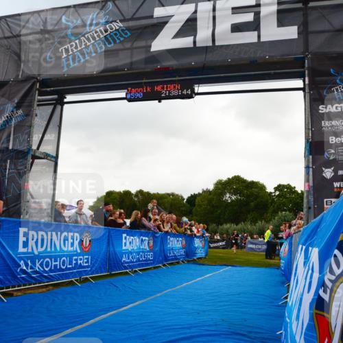 30.08.2026 - Elbe Triathlon Hamburg LAZAROV Photography http://msf.ph/oto/10080266 30.08.2026 11:08:45 Ziel 555, 590, 655, 1260 meine-sportfotos.de