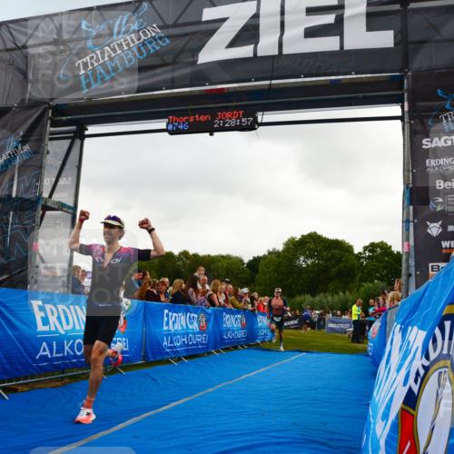 30.08.2026 - Elbe Triathlon Hamburg LAZAROV Photography http://msf.ph/oto/10080288 30.08.2026 11:09:05 Ziel 633, 1098 meine-sportfotos.de