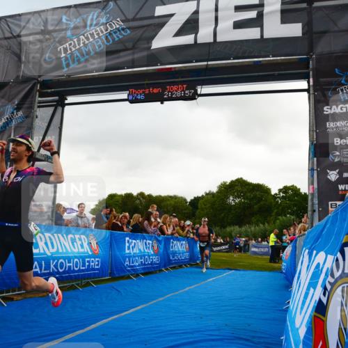 30.08.2026 - Elbe Triathlon Hamburg LAZAROV Photography http://msf.ph/oto/10080290 30.08.2026 11:09:06 Ziel 633, 1098 meine-sportfotos.de