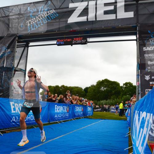 30.08.2026 - Elbe Triathlon Hamburg LAZAROV Photography http://msf.ph/oto/10080296 30.08.2026 11:09:07 Ziel 633, 1098 meine-sportfotos.de