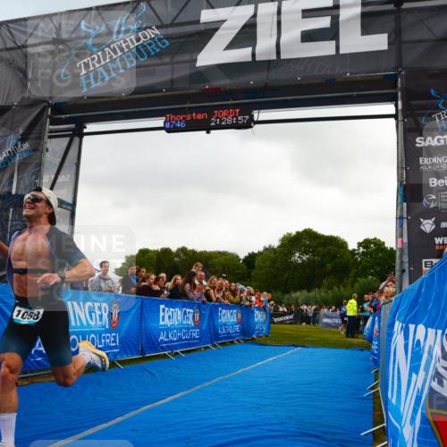 30.08.2026 - Elbe Triathlon Hamburg LAZAROV Photography http://msf.ph/oto/10080297 30.08.2026 11:09:08 Ziel 633, 1098 meine-sportfotos.de