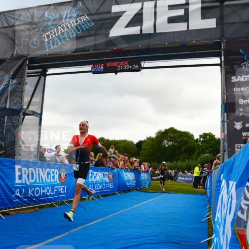 30.08.2026 - Elbe Triathlon Hamburg LAZAROV Photography http://msf.ph/oto/10080339 30.08.2026 11:09:42 Ziel 569, 624, 1164 meine-sportfotos.de