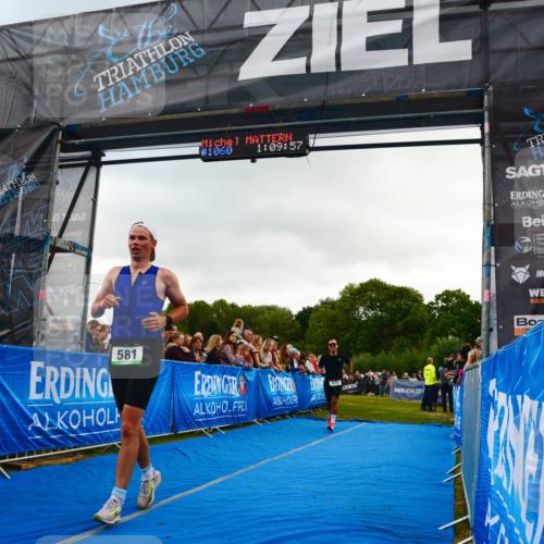 30.08.2026 - Elbe Triathlon Hamburg LAZAROV Photography http://msf.ph/oto/10080359 30.08.2026 11:10:11 Ziel 439, 581 meine-sportfotos.de
