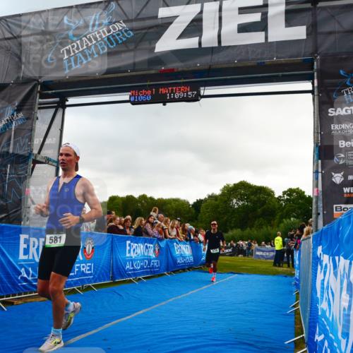 30.08.2026 - Elbe Triathlon Hamburg LAZAROV Photography http://msf.ph/oto/10080360 30.08.2026 11:10:12 Ziel 439, 581 meine-sportfotos.de