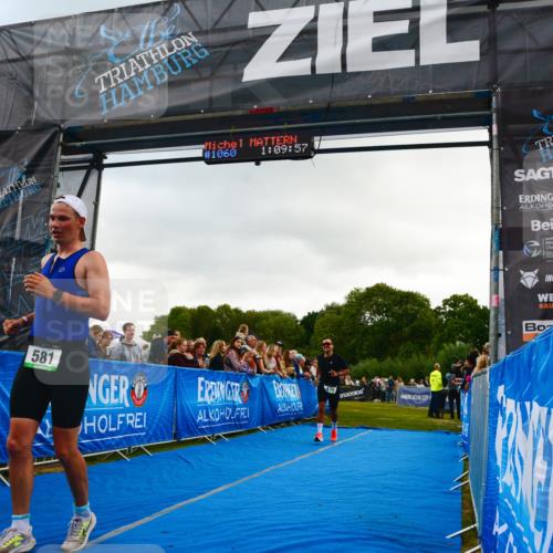 30.08.2026 - Elbe Triathlon Hamburg LAZAROV Photography http://msf.ph/oto/10080361 30.08.2026 11:10:12 Ziel 439, 581 meine-sportfotos.de