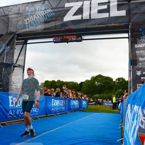 30.08.2026 - Elbe Triathlon Hamburg LAZAROV Photography http://msf.ph/oto/10080372 30.08.2026 11:10:26 Ziel 557 meine-sportfotos.de