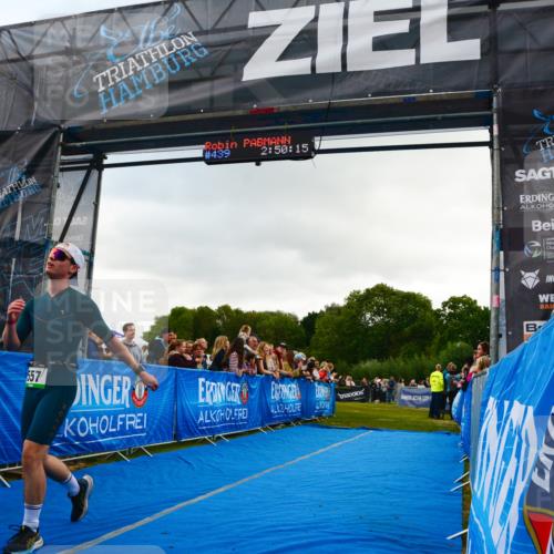 30.08.2026 - Elbe Triathlon Hamburg LAZAROV Photography http://msf.ph/oto/10080374 30.08.2026 11:10:26 Ziel 557 meine-sportfotos.de