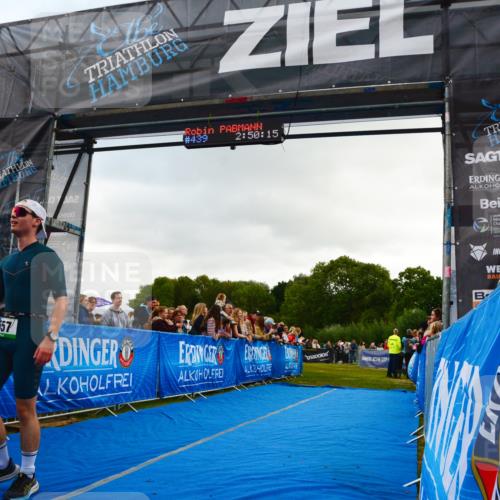 30.08.2026 - Elbe Triathlon Hamburg LAZAROV Photography http://msf.ph/oto/10080375 30.08.2026 11:10:26 Ziel 557 meine-sportfotos.de