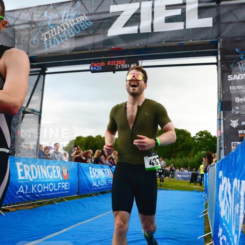 30.08.2026 - Elbe Triathlon Hamburg LAZAROV Photography http://msf.ph/oto/10080408 30.08.2026 11:10:54 Ziel 437, 541, 566, 666 meine-sportfotos.de