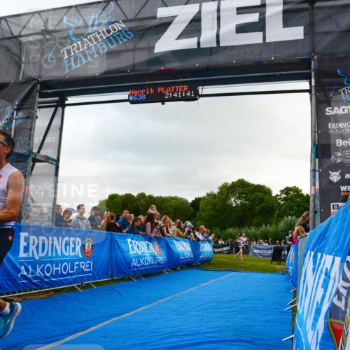 30.08.2026 - Elbe Triathlon Hamburg LAZAROV Photography http://msf.ph/oto/10080436 30.08.2026 11:11:44 Ziel 700 meine-sportfotos.de