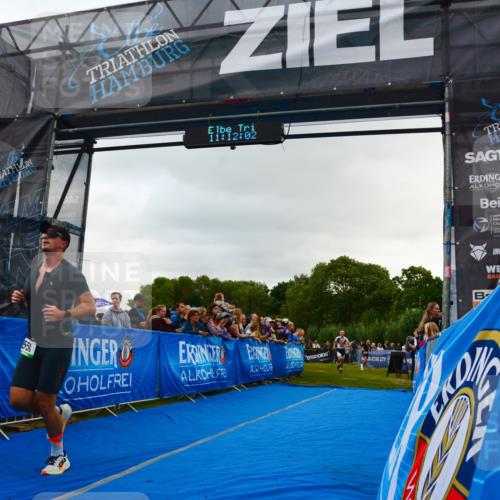 30.08.2026 - Elbe Triathlon Hamburg LAZAROV Photography http://msf.ph/oto/10080446 30.08.2026 11:12:03 Ziel 521, 558 meine-sportfotos.de