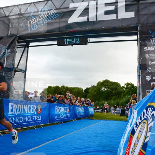 30.08.2026 - Elbe Triathlon Hamburg LAZAROV Photography http://msf.ph/oto/10080447 30.08.2026 11:12:03 Ziel 521, 558 meine-sportfotos.de