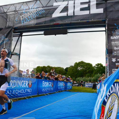 30.08.2026 - Elbe Triathlon Hamburg LAZAROV Photography http://msf.ph/oto/10080452 30.08.2026 11:12:09 Ziel 521, 769 meine-sportfotos.de
