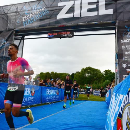 30.08.2026 - Elbe Triathlon Hamburg LAZAROV Photography http://msf.ph/oto/10080479 30.08.2026 11:12:38 Ziel 410, 612, 632, 722 meine-sportfotos.de