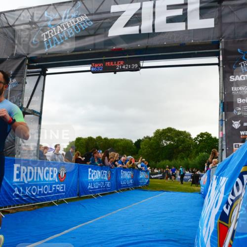 30.08.2026 - Elbe Triathlon Hamburg LAZAROV Photography http://msf.ph/oto/10080495 30.08.2026 11:12:43 Ziel 410, 612, 722, 1093 meine-sportfotos.de