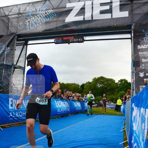 30.08.2026 - Elbe Triathlon Hamburg LAZAROV Photography http://msf.ph/oto/10080501 30.08.2026 11:12:50 Ziel 773, 1093, 1097 meine-sportfotos.de