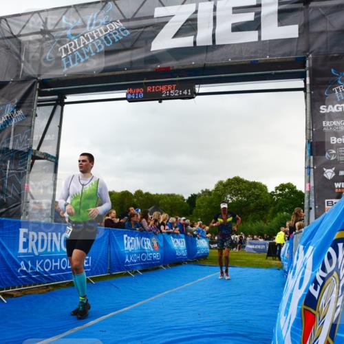 30.08.2026 - Elbe Triathlon Hamburg LAZAROV Photography http://msf.ph/oto/10080505 30.08.2026 11:12:53 Ziel 773, 1085, 1093, 1097 meine-sportfotos.de