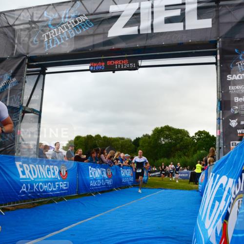 30.08.2026 - Elbe Triathlon Hamburg LAZAROV Photography http://msf.ph/oto/10080522 30.08.2026 11:13:01 Ziel 490, 1037, 1061, 1085 meine-sportfotos.de