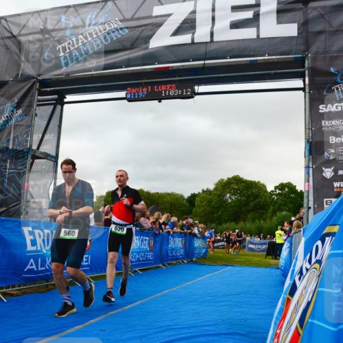 30.08.2026 - Elbe Triathlon Hamburg LAZAROV Photography http://msf.ph/oto/10080571 30.08.2026 11:13:32 Ziel 560, 598, 620, 699, 752 meine-sportfotos.de