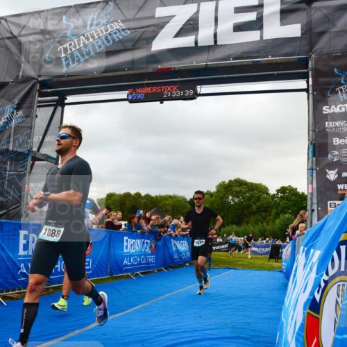 30.08.2026 - Elbe Triathlon Hamburg LAZAROV Photography http://msf.ph/oto/10080606 30.08.2026 11:13:58 Ziel 731, 869, 1030, 1088 meine-sportfotos.de