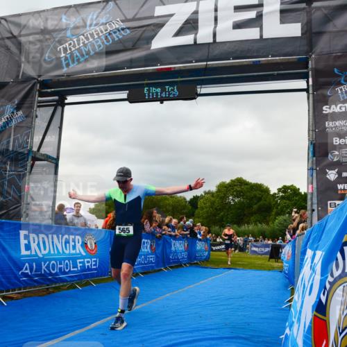 30.08.2026 - Elbe Triathlon Hamburg LAZAROV Photography http://msf.ph/oto/10080623 30.08.2026 11:14:30 Ziel 413, 565, 1054, 1114 meine-sportfotos.de