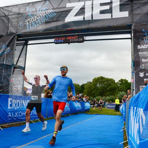 30.08.2026 - Elbe Triathlon Hamburg LAZAROV Photography http://msf.ph/oto/10080662 30.08.2026 11:14:48 Ziel 500, 600, 619, 1058 meine-sportfotos.de