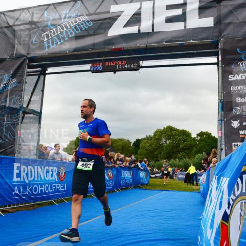 30.08.2026 - Elbe Triathlon Hamburg LAZAROV Photography http://msf.ph/oto/10080683 30.08.2026 11:14:58 Ziel 492, 500, 619 meine-sportfotos.de