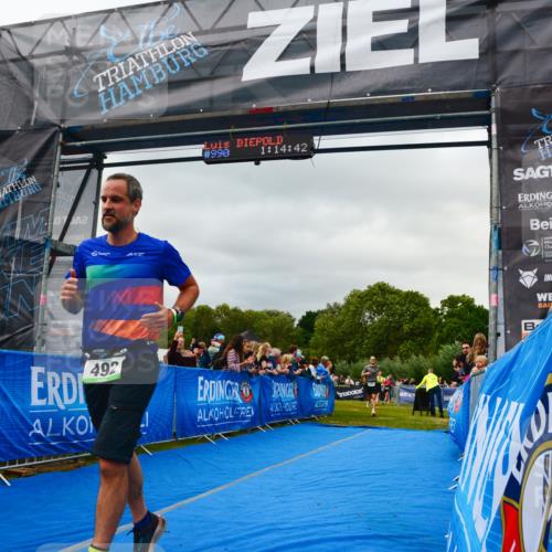 30.08.2026 - Elbe Triathlon Hamburg LAZAROV Photography http://msf.ph/oto/10080685 30.08.2026 11:14:58 Ziel 492, 500, 619 meine-sportfotos.de