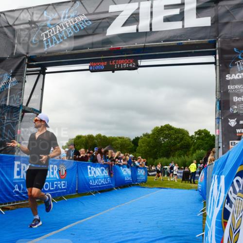30.08.2026 - Elbe Triathlon Hamburg LAZAROV Photography http://msf.ph/oto/10080764 30.08.2026 11:16:06 Ziel 1211 meine-sportfotos.de