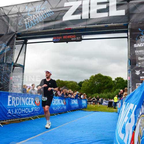 30.08.2026 - Elbe Triathlon Hamburg LAZAROV Photography http://msf.ph/oto/10080790 30.08.2026 11:16:29 Ziel 623, 1000, 1140 meine-sportfotos.de