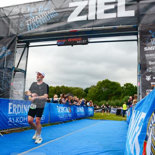 30.08.2026 - Elbe Triathlon Hamburg LAZAROV Photography http://msf.ph/oto/10080793 30.08.2026 11:16:29 Ziel 623, 1000, 1140 meine-sportfotos.de