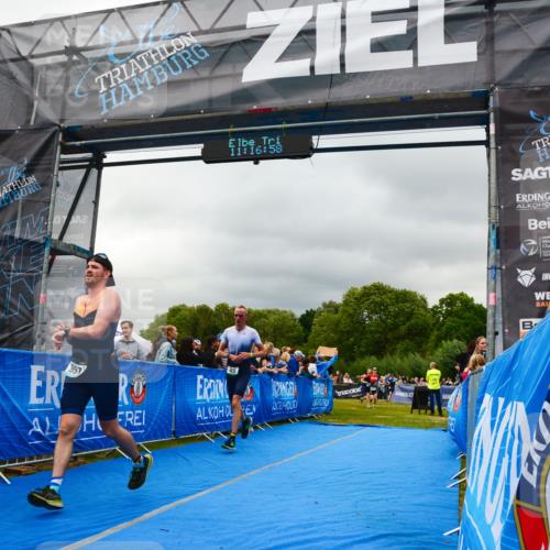 30.08.2026 - Elbe Triathlon Hamburg LAZAROV Photography http://msf.ph/oto/10080814 30.08.2026 11:16:59 Ziel 435, 526, 631, 997 meine-sportfotos.de