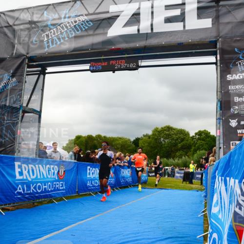 30.08.2026 - Elbe Triathlon Hamburg LAZAROV Photography http://msf.ph/oto/10080851 30.08.2026 11:17:07 Ziel 451, 526, 631, 1004, 1028 meine-sportfotos.de