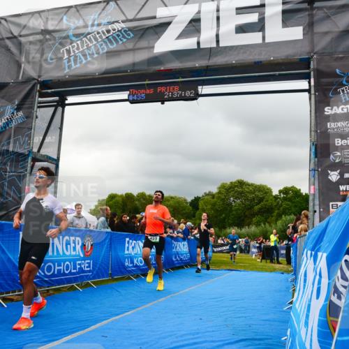 30.08.2026 - Elbe Triathlon Hamburg LAZAROV Photography http://msf.ph/oto/10080859 30.08.2026 11:17:09 Ziel 451, 526, 631, 1004, 1028 meine-sportfotos.de