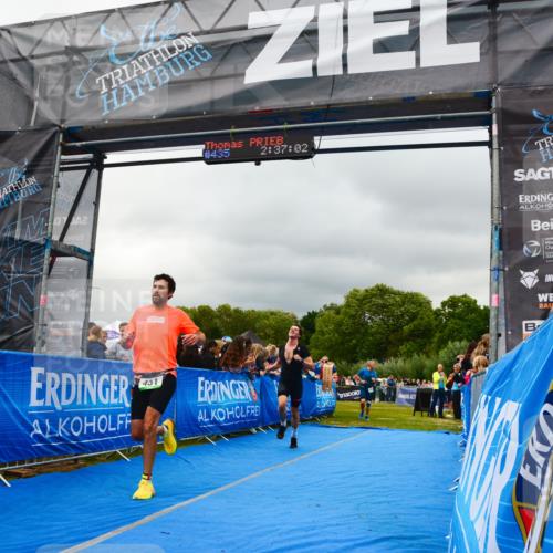30.08.2026 - Elbe Triathlon Hamburg LAZAROV Photography http://msf.ph/oto/10080865 30.08.2026 11:17:09 Ziel 451, 526, 631, 1004, 1028 meine-sportfotos.de